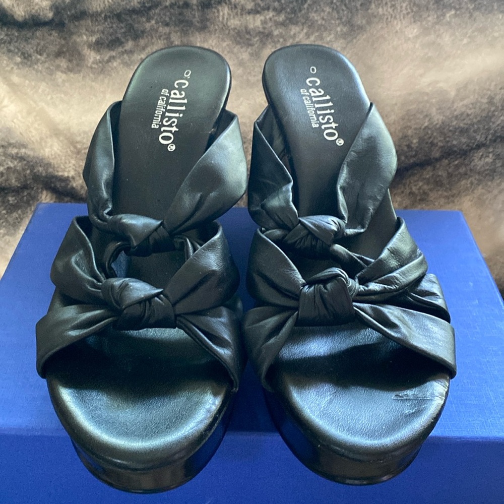 Callisto Of California Beautiful Comfortable Black Platforms Never Used